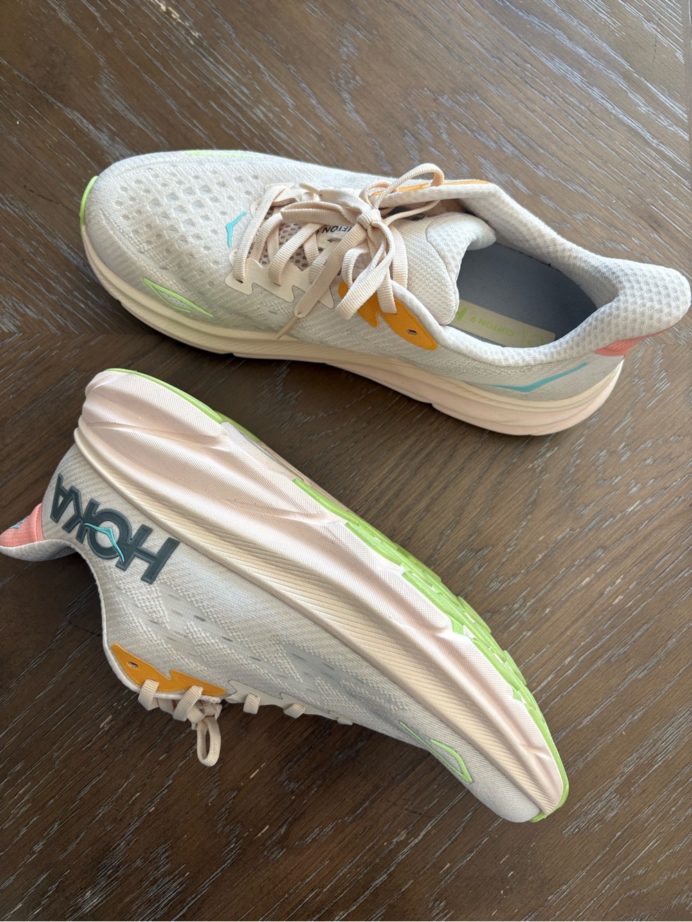 HOKA Women's Clifton 9 in the popular "Vanilla / Astral" colorway 1127896-VLS